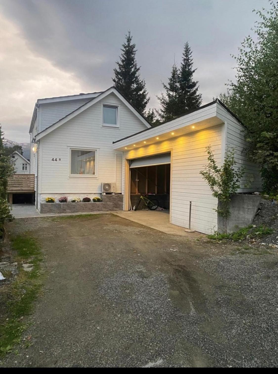 Villa Et Fint Og Stort Enebolig Sentralt I Voss! Exterior foto